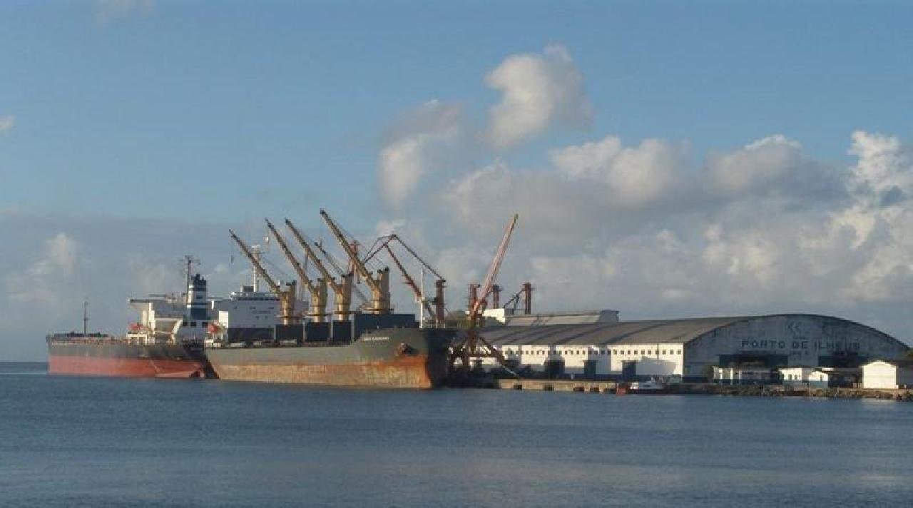 ILHÉUS: PORTO DO MALHADO VAI OPERAR COM 29 MIL TONELADAS DE MAGANÊS EM MAIO ILHÉUS: PORTO DO MALHADO VAI OPERAR COM 29 MIL TONELADAS DE MAGANÊS EM MAIO