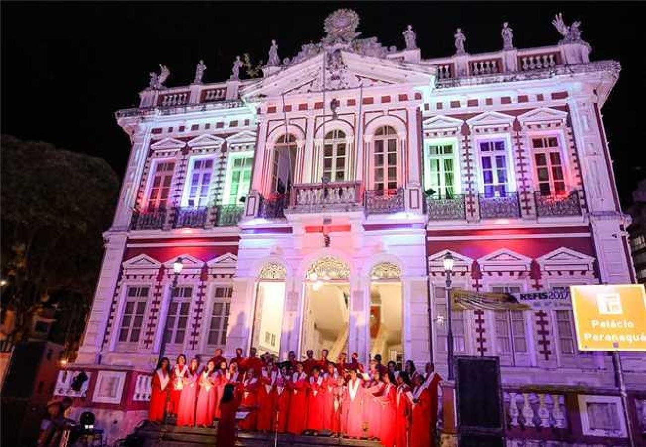 ILHÉUS: CANTATA DE NATAL TERÁ APRESENTAÇÕES NA ESCADARIA DO PALÁCIO PARANAGUÁ ILHÉUS: CANTATA DE NATAL TERÁ APRESENTAÇÕES NA ESCADARIA DO PALÁCIO PARANAGUÁ
