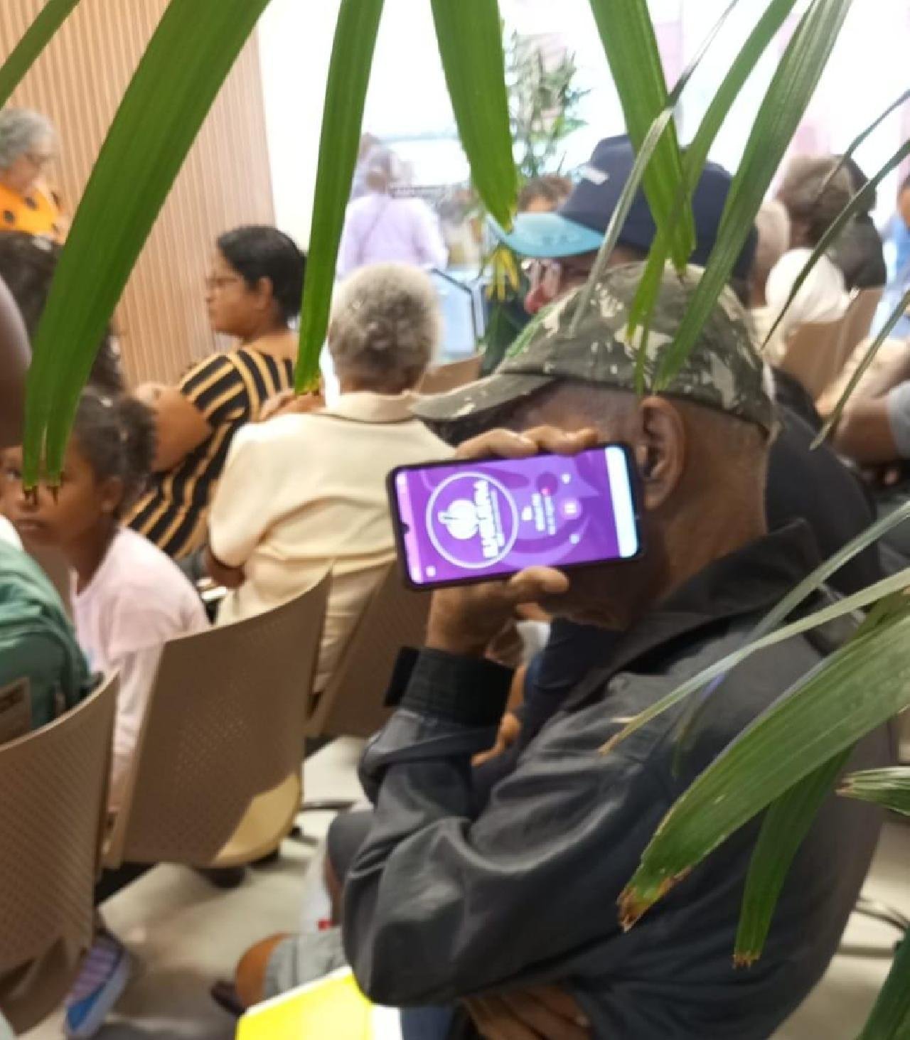 FOTO TRADUZ CONEXÃO ENTRE A ILHÉUS FM E SEUS OUVINTES