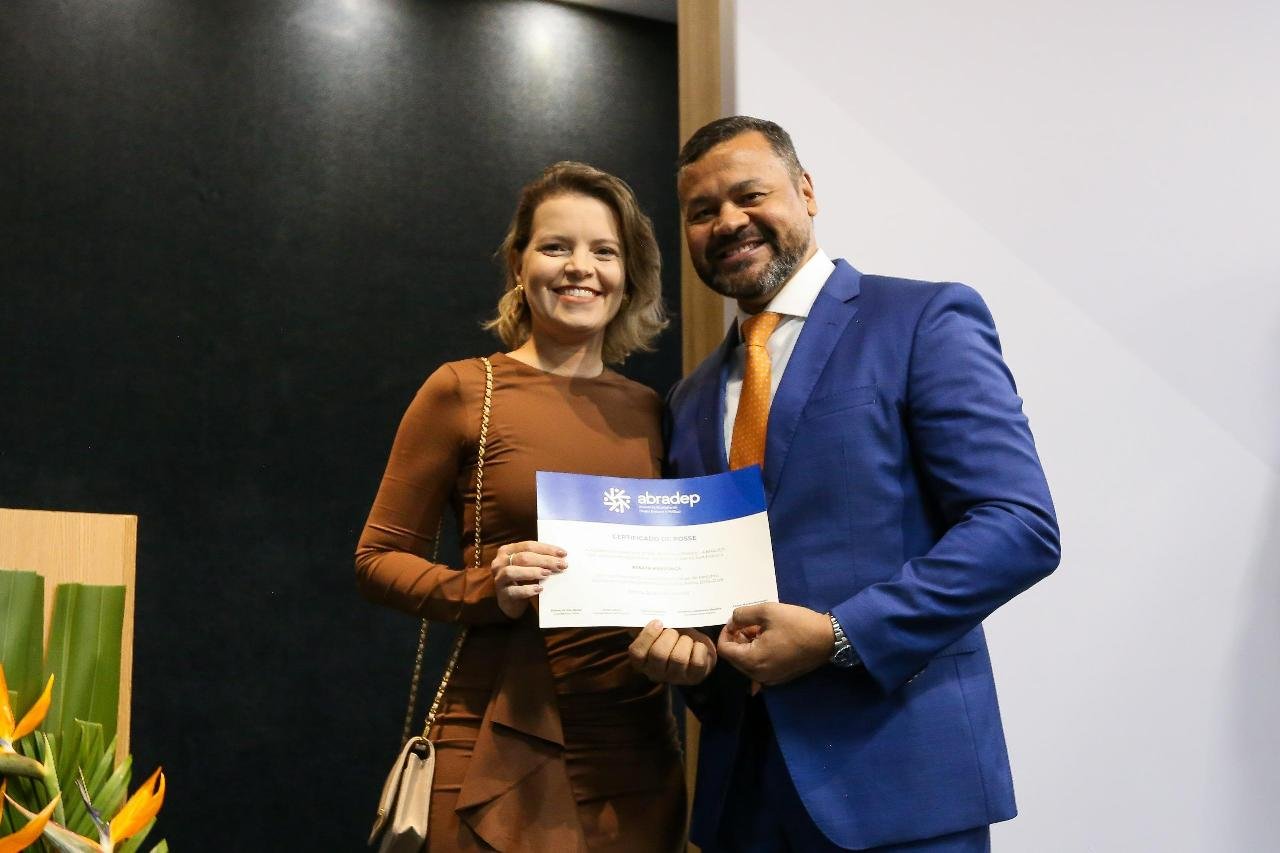ILHEENSES TOMAM POSSE EM CARGOS DE DESTAQUE NA ABRADEP E REFORÇAM PROTAGONISMO DO SUL DA BAHIA NO DEBATE DEMOCRÁTICO NACIONAL ILHEENSES TOMAM POSSE EM CARGOS DE DESTAQUE NA ABRADEP E REFORÇAM PROTAGONISMO DO SUL DA BAHIA NO DEBATE DEMOCRÁTICO NACIONAL