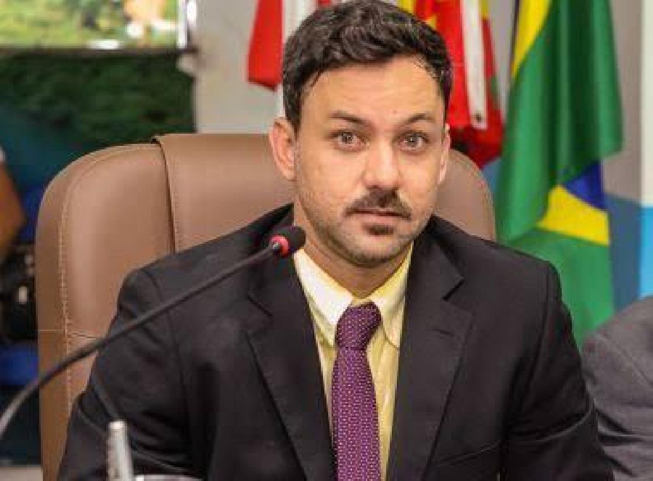ADVOGADOS DO VEREADOR LUKAS PAIVA EMITE NOTA DESMENTINDO NOVAS ACUSAÇÕES APRESENTADAS PELO MPE ADVOGADOS DO VEREADOR LUKAS PAIVA EMITE NOTA DESMENTINDO NOVAS ACUSAÇÕES APRESENTADAS PELO MPE