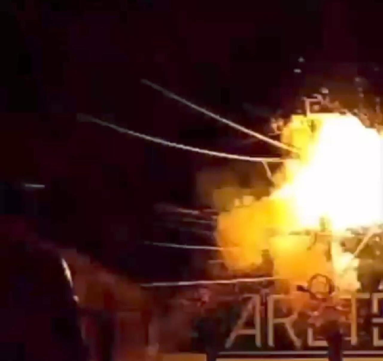 POSTE EXPLODE NA AVENIDA ITABUNA NA NOITE DESTA SEGUNDA-FEIRA (6)