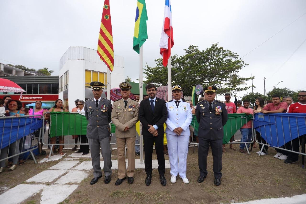 CERCA DE 7 MIL PESSOAS PARTICIPAM DO DESFILE CÍVICO EM ILHÉUS 