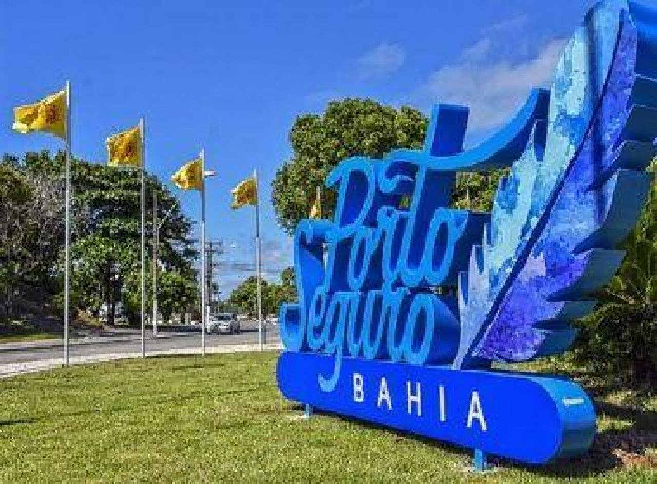 PORTO SEGURO MANTÉM COMÉRCIO ABERTO E VAI CUMPRIR PARCIALMENTE TOQUE DE RECOLHER PORTO SEGURO MANTÉM COMÉRCIO ABERTO E VAI CUMPRIR PARCIALMENTE TOQUE DE RECOLHER