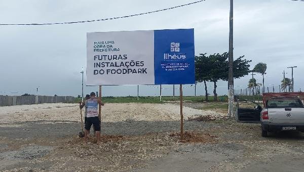 PLACA ANUNCIA CONSTRUÇÃO DE FOOD PARK NA AVENIDA SOARES LOPES