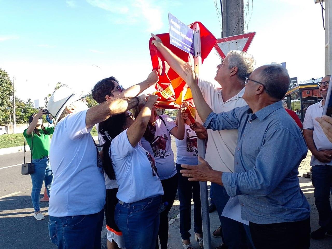 ILHÉUS PRESTA HOMENAGEM PÓSTUMA AO DR. RUY CARLOS CARVALHO ILHÉUS PRESTA HOMENAGEM PÓSTUMA AO DR. RUY CARLOS CARVALHO