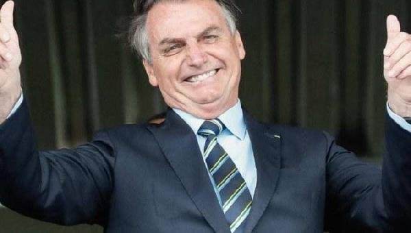 EX-MINISTROS DE BOLSONARO E VALDEMAR COSTA NETO SÃO ALVOS DE OPERAÇÃO DA PF