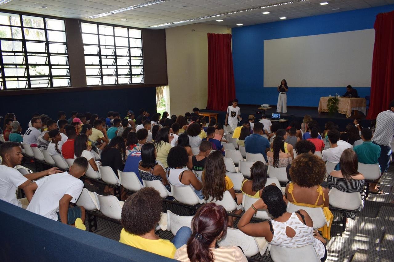 SETEMBRO AMARELO ALERTA ADOLESCENTES SOBRE SUICÍDIO SETEMBRO AMARELO ALERTA ADOLESCENTES SOBRE SUICÍDIO