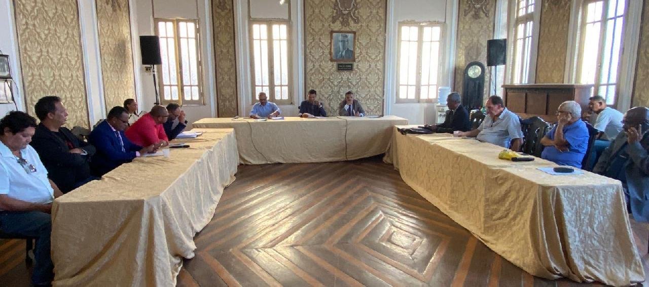 DURANTE SESSÃO, VEREADORES SE MANIFESTAM EM RELAÇÃO AO AUMENTO DA TARIFA DE ÔNIBUS EM ILHÉUS DURANTE SESSÃO, VEREADORES SE MANIFESTAM EM RELAÇÃO AO AUMENTO DA TARIFA DE ÔNIBUS EM ILHÉUS