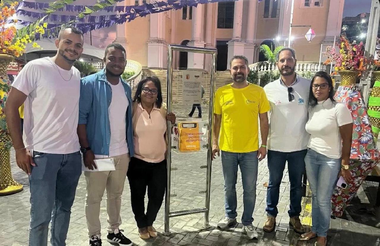 ILHÉUS RECEBE DESFIBRILADOR PÚBLICO DURANTE AÇÃO DA SAEB