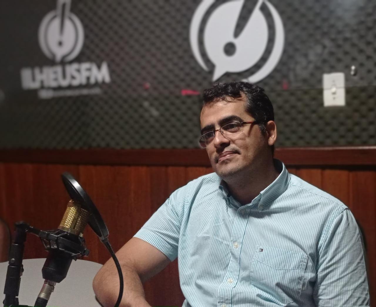 "AS VARIZES PODEM SER TRATADAS SEM INTERVENÇÃO CIRÚRGICA" AFIRMA DR. ITAMAR VIEIRA "AS VARIZES PODEM SER TRATADAS SEM INTERVENÇÃO CIRÚRGICA" AFIRMA DR. ITAMAR VIEIRA