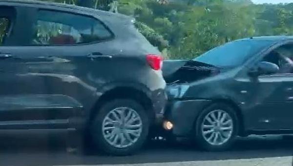 ENGAVETAMENTO PROVOCA ENGARRAFAMENTO EM VÁRIOS PONTOS DE ILHÉUS