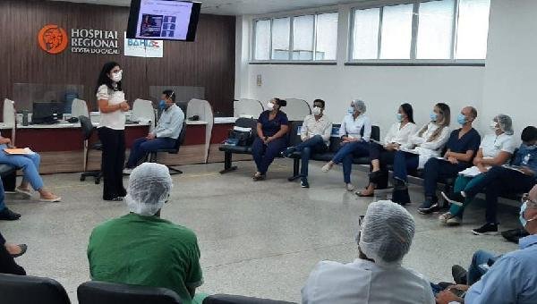 HOSPITAL REGIONAL COSTA DO CACAU PROMOVE TREINAMENTO SOBRE  AUTOCONHECIMENTO PARA LÍDERES DE EQUIPE