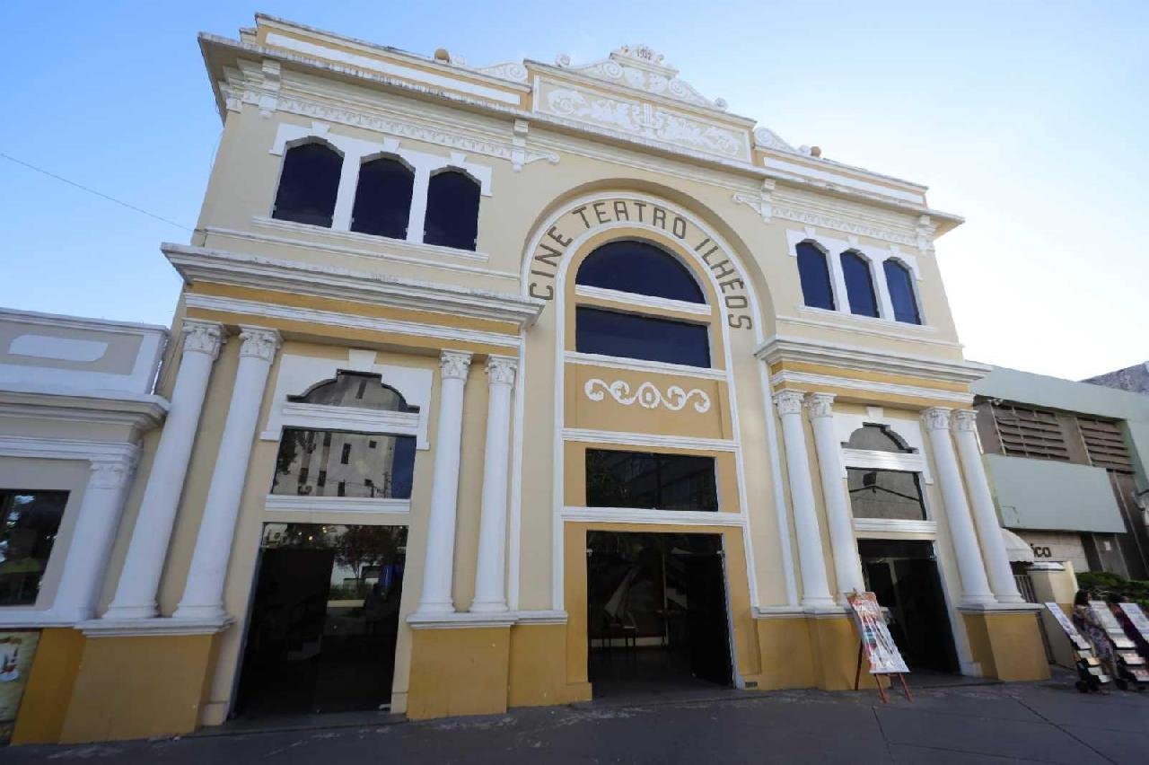 PROJETO CINEMA NA PRAÇA PROMOVE SESSÕES GRATUITAS E DEBATE SOBRE FILMES EM ILHÉUS