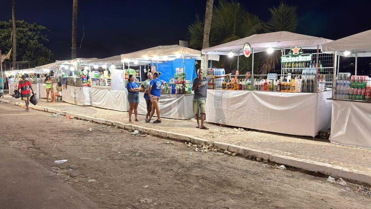 ESTRUTURA MOVIMENTA ECONOMIA, COM AMBULANTES E SERVIÇOS EM DIVERSOS SETORES