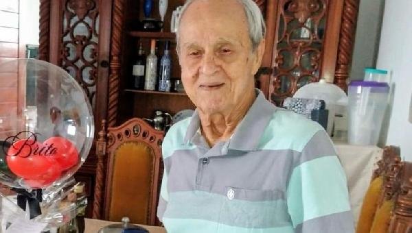ILHÉUS PERDE UM DE SEUS COMERCIANTES MAIS TRADICIONAIS: JOÃO FERREIRA BRITO, O "SEU JOÃO DA GARDÊNIA"