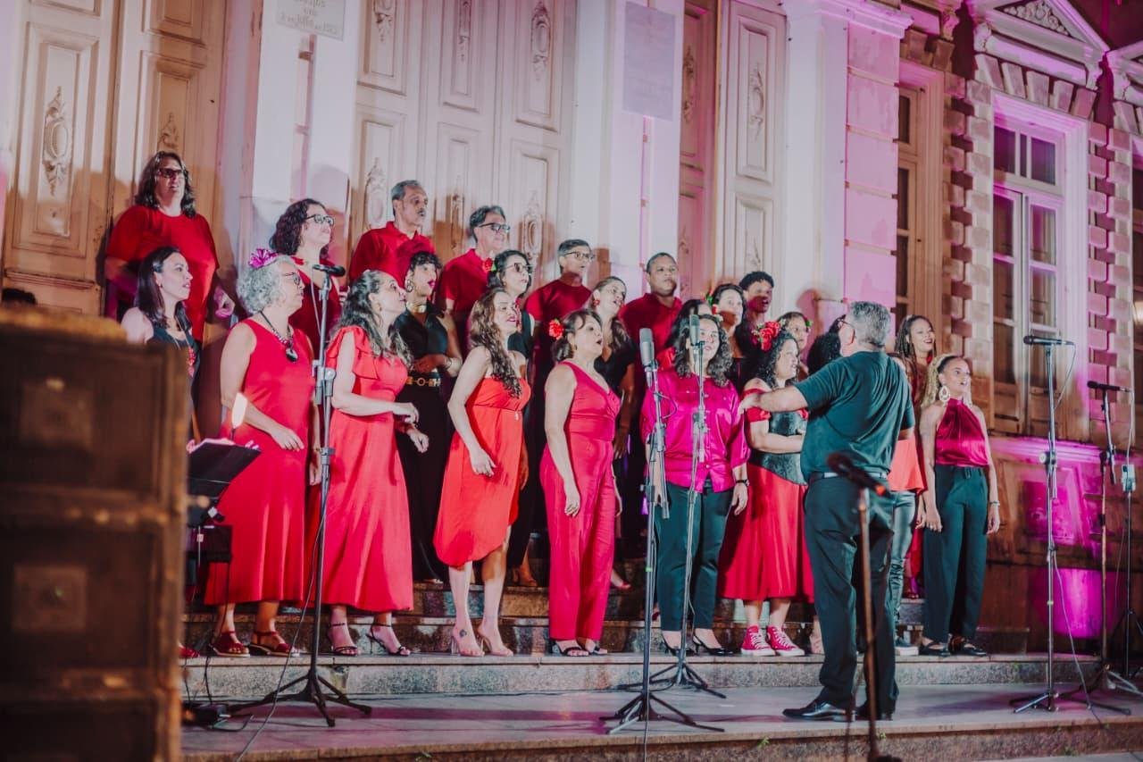 ILHÉUS REALIZA AUDIÊNCIA PÚBLICA EM HOMENAGEM AO CANTO CORAL ILHÉUS REALIZA AUDIÊNCIA PÚBLICA EM HOMENAGEM AO CANTO CORAL