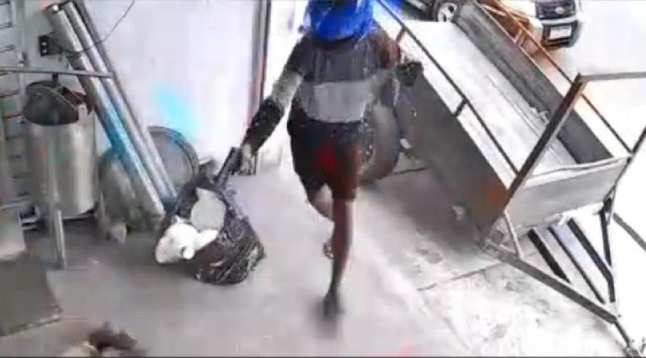 MORRE UM DOS TRÊS BALEADOS EM ATAQUE À SERRALHERIA NA ZONA NORTE DE ILHÉUS