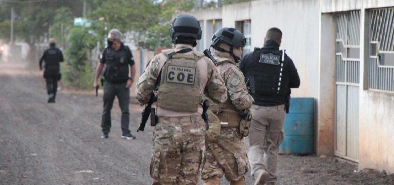 POLÍCIA CUMPRE MANDADOS DE PRISÃO CONTRA SUSPEITOS DE ATAQUES A BANCOS NA BAHIA POLÍCIA CUMPRE MANDADOS DE PRISÃO CONTRA SUSPEITOS DE ATAQUES A BANCOS NA BAHIA