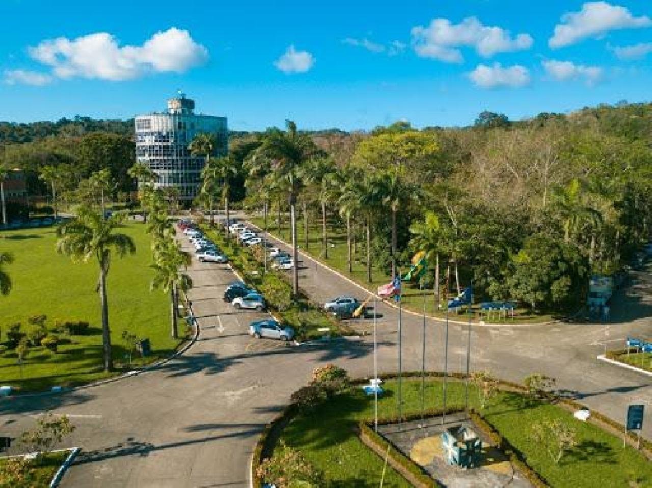 CURSOS DA UESC SUPERAM A MÉDIA NACIONAL DO ENADE