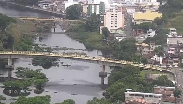 DECRETO AUTORIZA QUE TRANSPORTE MUNICIPAL DE ITABUNA SEJA FEITO POR MOTORISTAS DO SISTEMA ESCOLAR