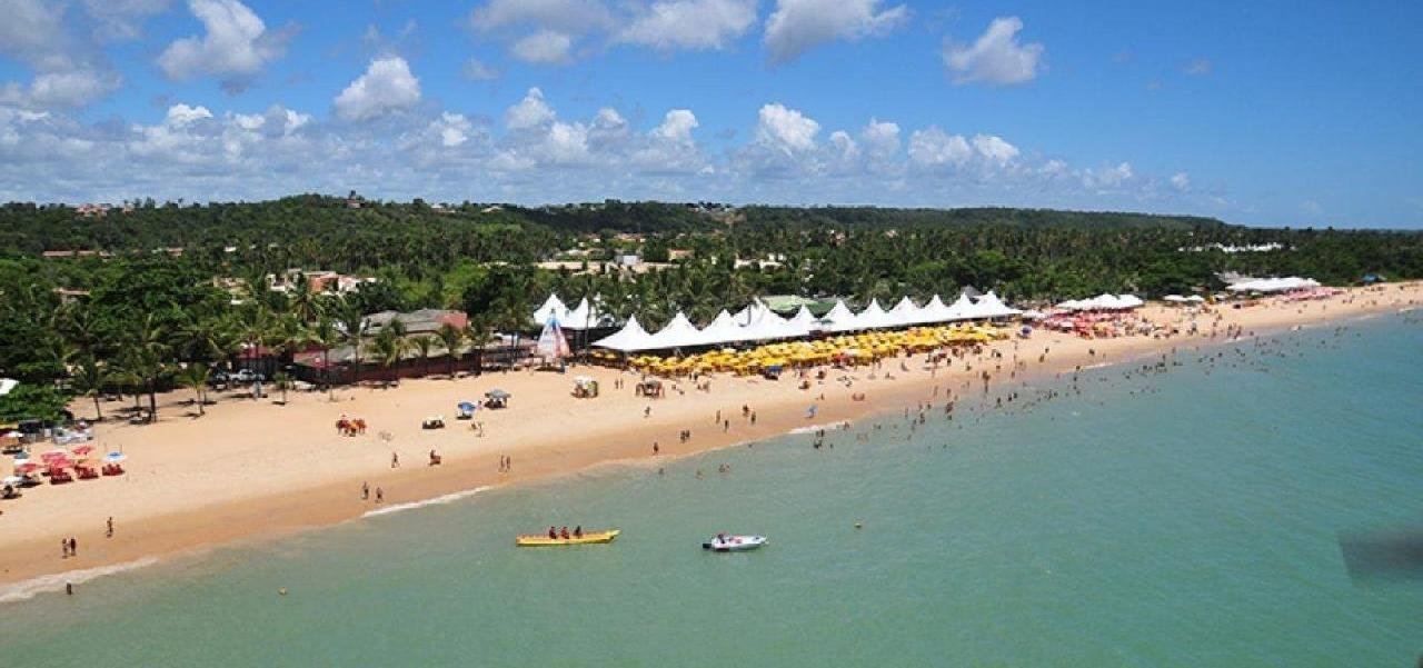 PORTO SEGURO AUTORIZA ACESSO A PRAIAS E ABERTURA DE HOTÉIS, BARES E RESTAURANTES A PARTIR DE JULHO PORTO SEGURO AUTORIZA ACESSO A PRAIAS E ABERTURA DE HOTÉIS, BARES E RESTAURANTES A PARTIR DE JULHO
