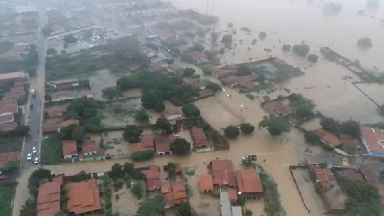 SALVADOR E CIDADES DO INTERIOR DA BAHIA REGISTRAM ALAGAMENTOS POR CAUSA DAS CHUVAS