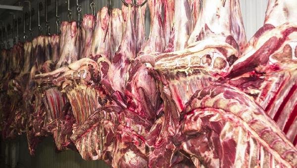 ALTA DO PREÇO DAS CARNES PUXA INFLAÇÃO EM NOVEMBRO NO PAÍS, DIZ IBGE