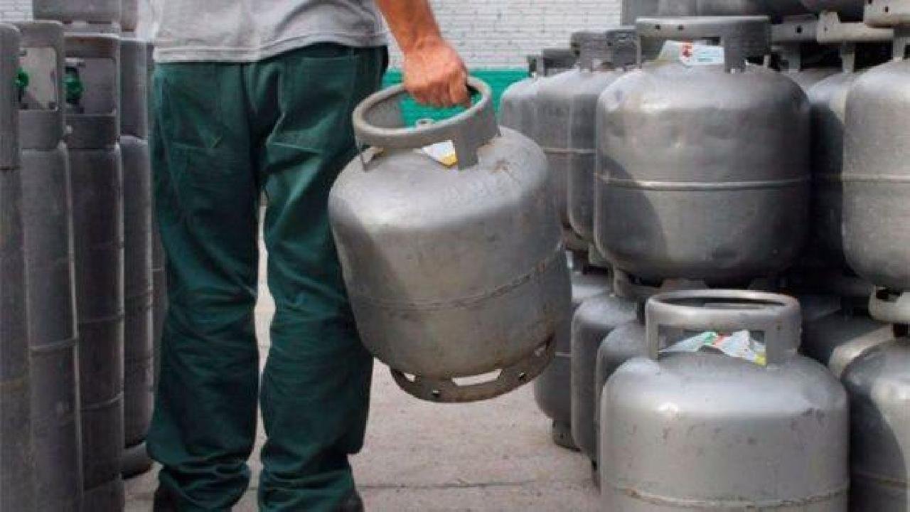 GÁS DE COZINHA SOFRE SEGUNDO REAJUSTE EM OUTUBRO E FICA 3,5% MAIS CARO GÁS DE COZINHA SOFRE SEGUNDO REAJUSTE EM OUTUBRO E FICA 3,5% MAIS CARO