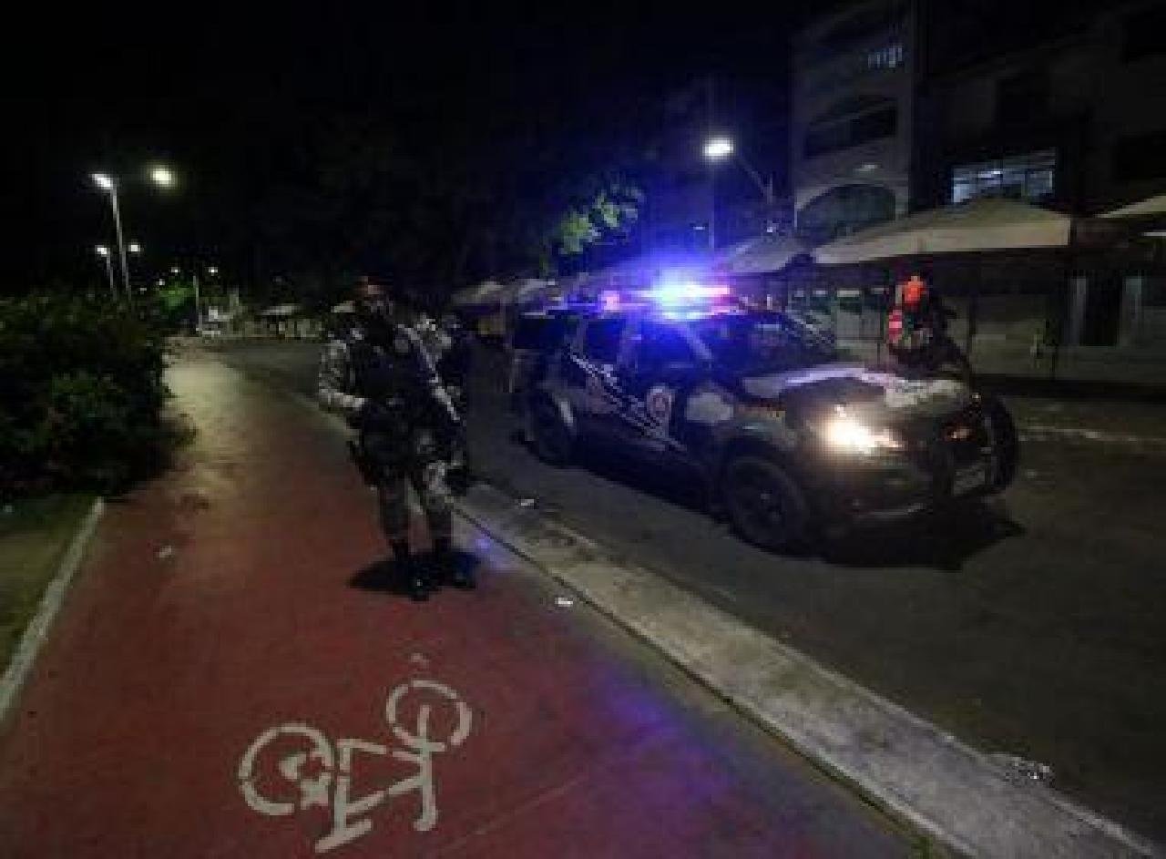 GOVERNO DECRETA SUSPENSÃO DO FUNCIONAMENTO DO COMÉRCIO NO OSTE DA BAHIA GOVERNO DECRETA SUSPENSÃO DO FUNCIONAMENTO DO COMÉRCIO NO OSTE DA BAHIA