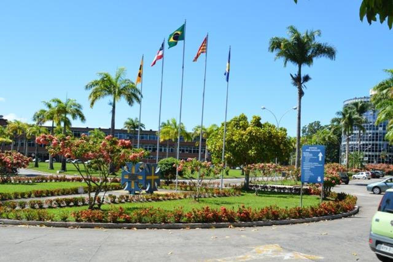 UESC: PROFESSORES CONDICIONAM RETORNO DE AULAS PRESENCIAIS À VACINAÇÃO GERAL UESC: PROFESSORES CONDICIONAM RETORNO DE AULAS PRESENCIAIS À VACINAÇÃO GERAL