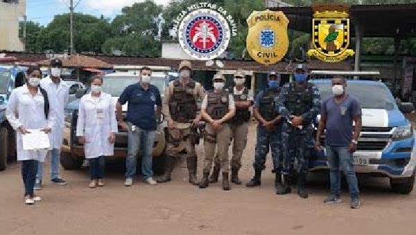 COVID-19: POLÍCIA MILITAR FECHA ESTABELECIMENTOS EM UNA 