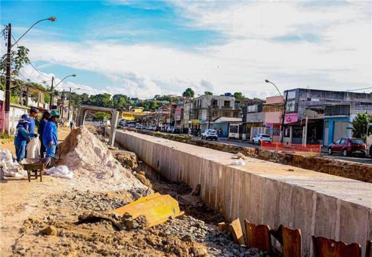 SECRETÁRIO ÁTILA AFIRMA QUE NÃO EXISTE PREVISÃO DE RETORNO PARA OBRA DO CANAL DO MALHADO SECRETÁRIO ÁTILA AFIRMA QUE NÃO EXISTE PREVISÃO DE RETORNO PARA OBRA DO CANAL DO MALHADO