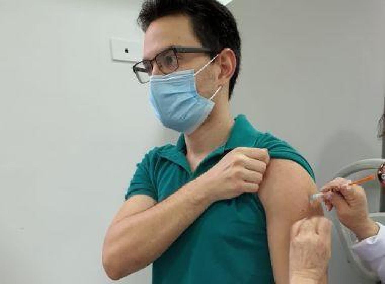 MÉDICO ITABUNENSE JÁ PODE ESTAR IMUNIZADO PELA VACINA CONTRA A COVID-19; ENTENDA COMO MÉDICO ITABUNENSE JÁ PODE ESTAR IMUNIZADO PELA VACINA CONTRA A COVID-19; ENTENDA COMO