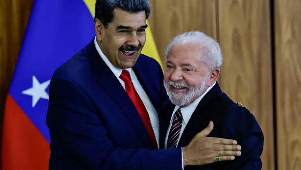 'QUEM SE ASSUSTOU QUE TOME UM CHÁ DE CAMOMILA', DIZ MADURO APÓS FALA DE LULA