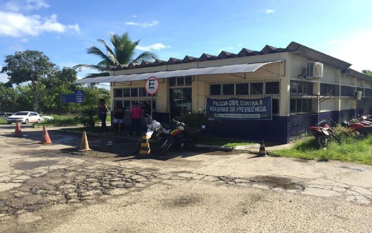 IDOSO DE 75 ANOS É PRESO AO SE MASTURBAR EM FRENTE A CRIANÇA DE 10 ANOS IDOSO DE 75 ANOS É PRESO AO SE MASTURBAR EM FRENTE A CRIANÇA DE 10 ANOS