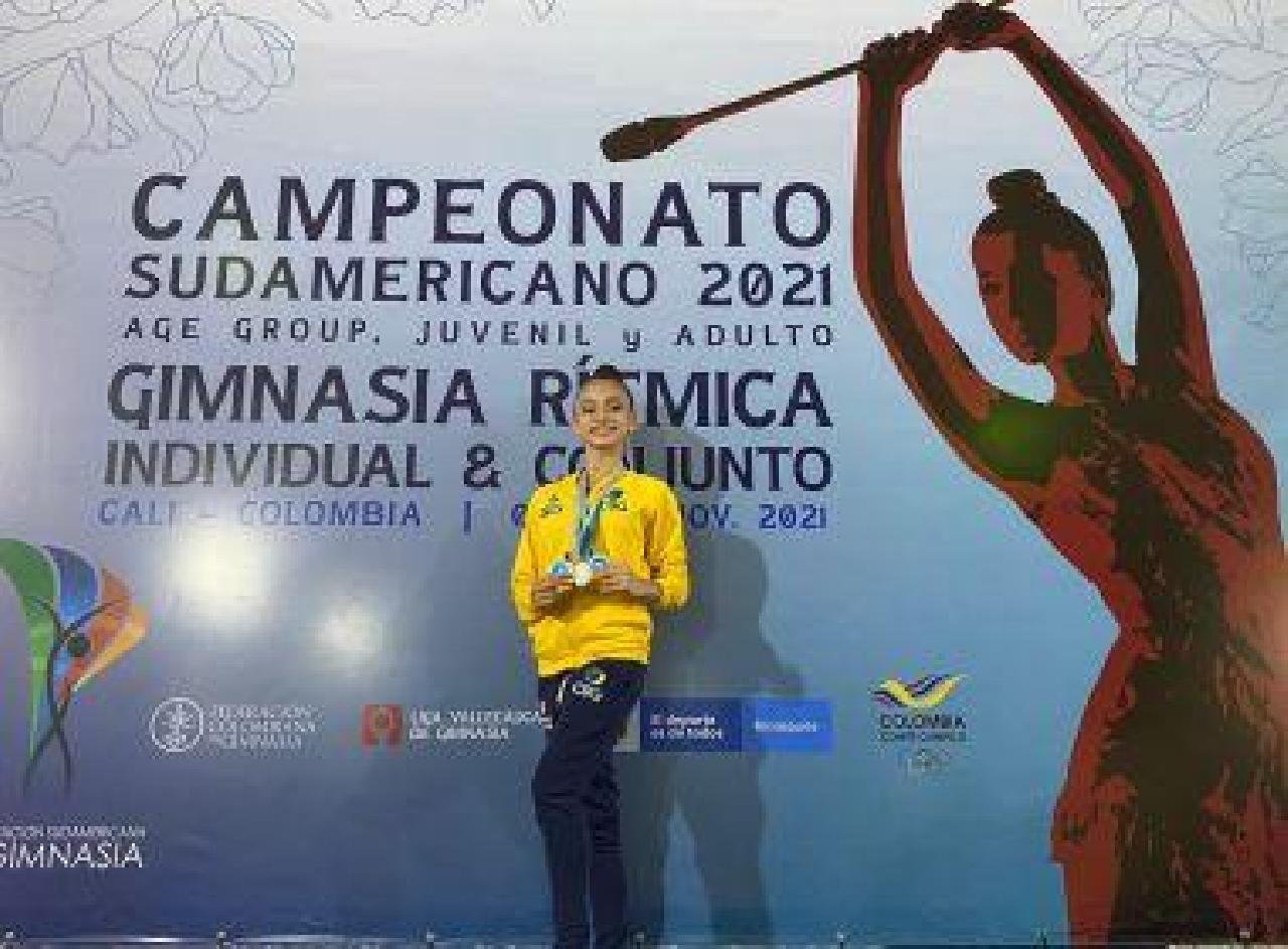 BAIANA É PRATA NA GINÁSTICA RÍTMICA 