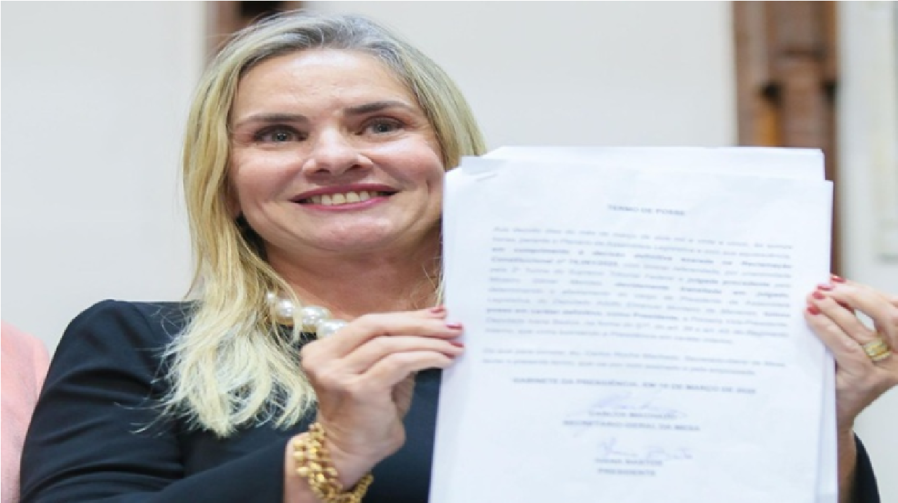 IVANA BASTOS É A PRIMEIRA PRESIDENTE DA ASSEMBLEIA LEGISLATIVA DA BAHIA EM 190 ANOS