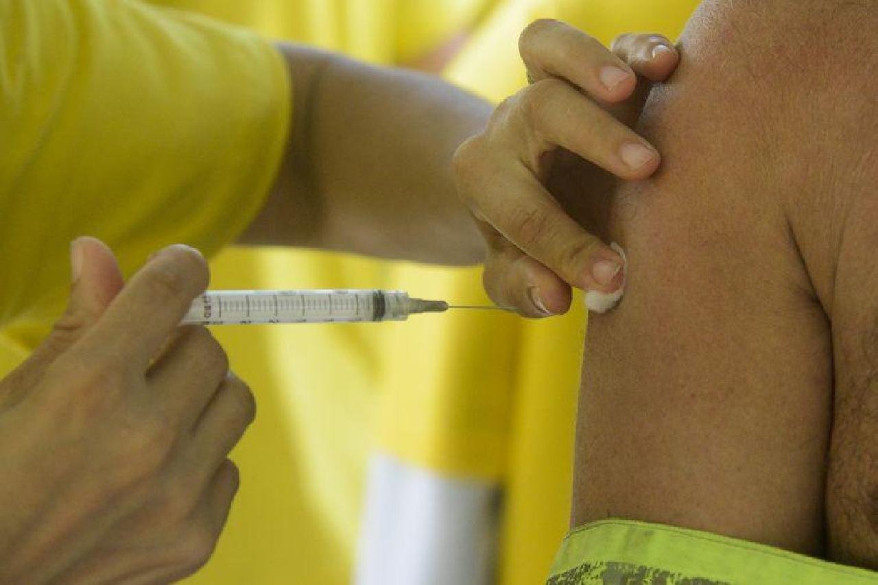 TODA A POPULAÇÃO PODE SE VACINAR CONTRA A GRIPE A PARTIR DE HOJE TODA A POPULAÇÃO PODE SE VACINAR CONTRA A GRIPE A PARTIR DE HOJE