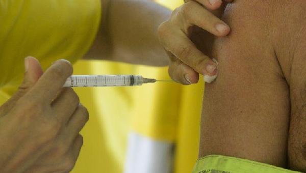 TODA A POPULAÇÃO PODE SE VACINAR CONTRA A GRIPE A PARTIR DE HOJE