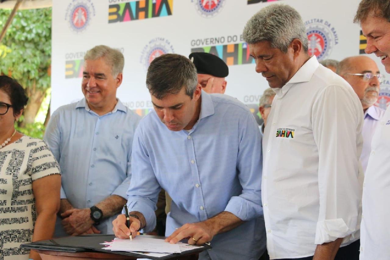 LEI QUE CRIA COMPANHIA DE MEDIAÇÃO DE CONFLITOS AGRÁRIOS E URBANOS É SANCIONADA NA BAHIA LEI QUE CRIA COMPANHIA DE MEDIAÇÃO DE CONFLITOS AGRÁRIOS E URBANOS É SANCIONADA NA BAHIA