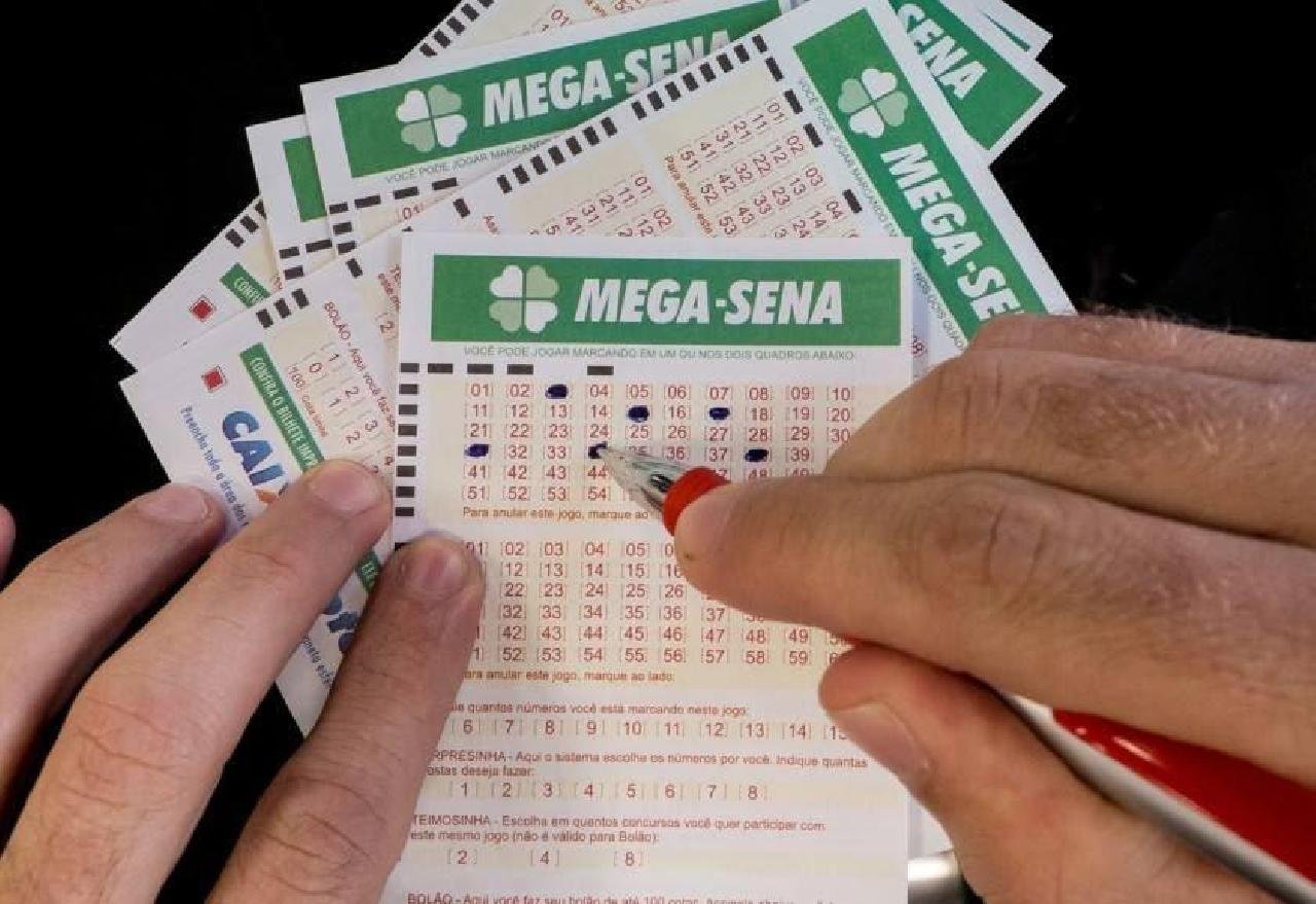 ASSESSOR DO PT QUE FICOU MILIONÁRIO VOLTA A GANHAR NA MEGA-SENA ASSESSOR DO PT QUE FICOU MILIONÁRIO VOLTA A GANHAR NA MEGA-SENA