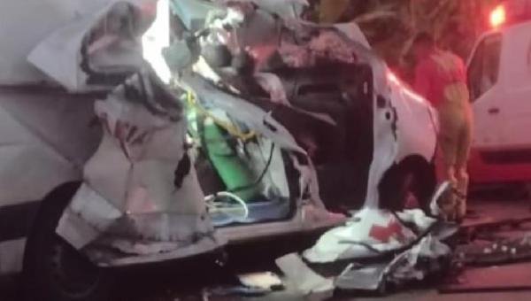 TRÊS PESSOAS MORREM EM ACIDENTE COM AMBULÂNCIA E OUTROS DOIS VEÍCULOS NA BR-101, EM SÃO JOSÉ DA VITÓRIA, DEIXA TRÊS MORTOS