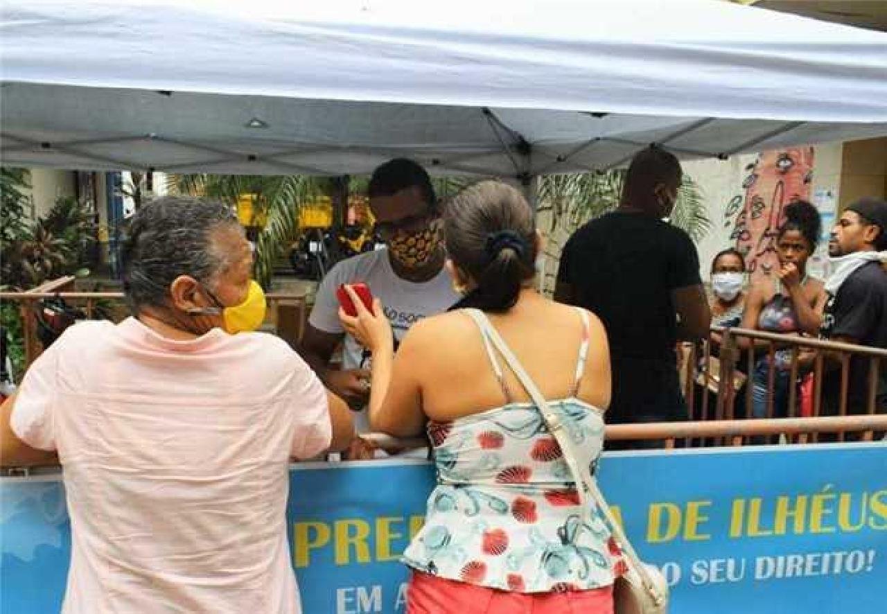 STANDS INICIAM ATENDIMENTO AOS BENEFICIÁRIOS DO AUXÍLIO EMERGENCIAL STANDS INICIAM ATENDIMENTO AOS BENEFICIÁRIOS DO AUXÍLIO EMERGENCIAL