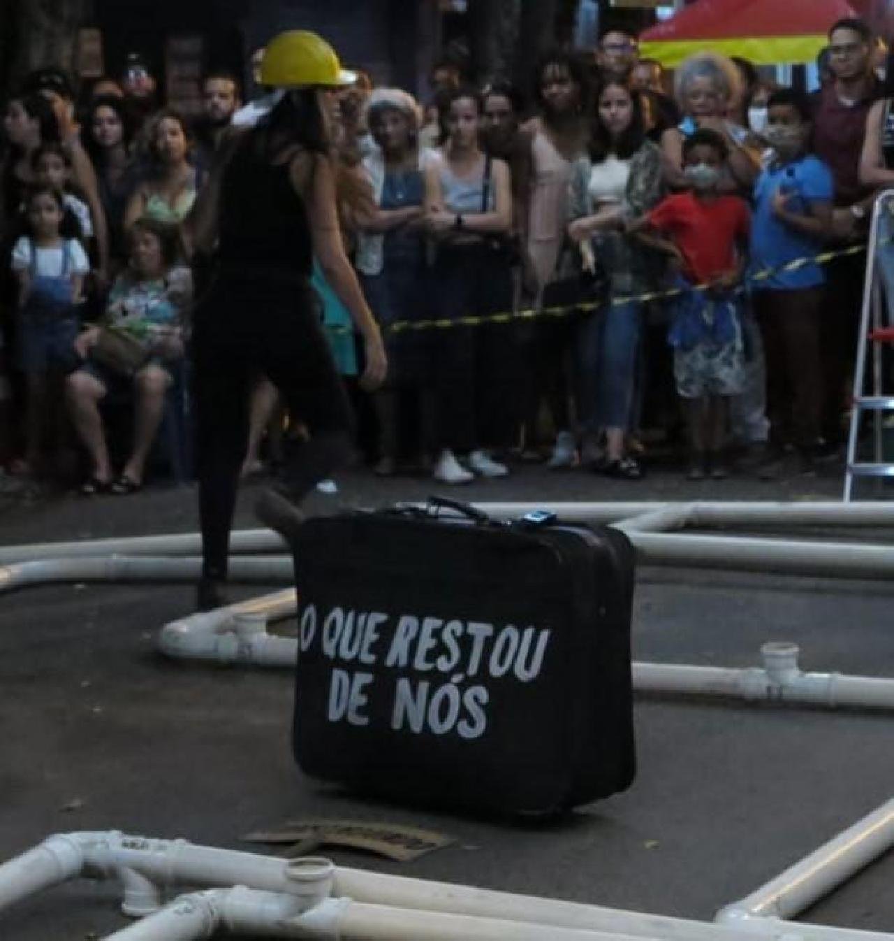 TEATRO POPULAR DE ILHÉUS SE PREPARA PARA REFUNDAR O BRASIL COM O ESPETÁCULO “COMO PROVAR QUE A TERRA É REDONDA” TEATRO POPULAR DE ILHÉUS SE PREPARA PARA REFUNDAR O BRASIL COM O ESPETÁCULO “COMO PROVAR QUE A TERRA É REDONDA”