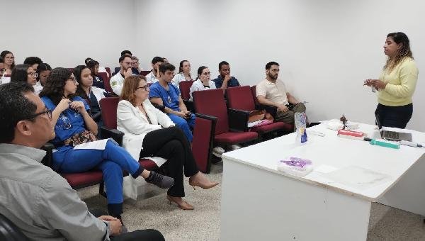 WORKSHOP SOBRE DIAGNÓSTICO DA HANSENÍASE CAPACITA ESTUDANTES DE MEDICINA DA UESC