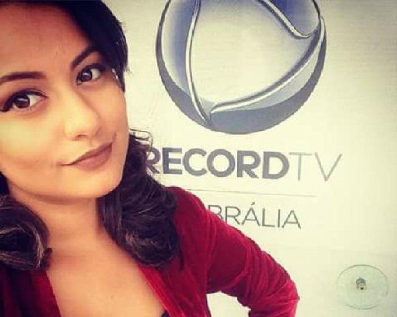 ITABUNA: REPÓRTER DA TV CABRÁLIA E MARIDO LEVAM SOCOS DE POLICIAL; ASSISTA ITABUNA: REPÓRTER DA TV CABRÁLIA E MARIDO LEVAM SOCOS DE POLICIAL; ASSISTA