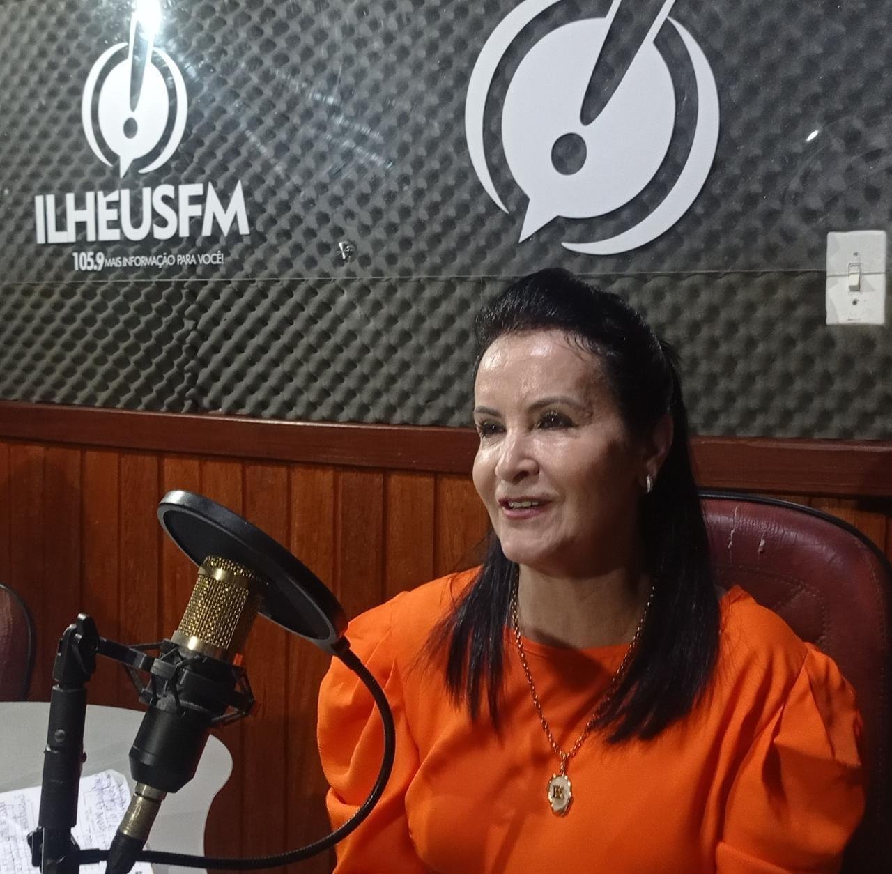 SECRETÁRIA LORA FALA SOBRE PAGAMENTO DOS PROFESSORES CONTRATADOS SECRETÁRIA LORA FALA SOBRE PAGAMENTO DOS PROFESSORES CONTRATADOS