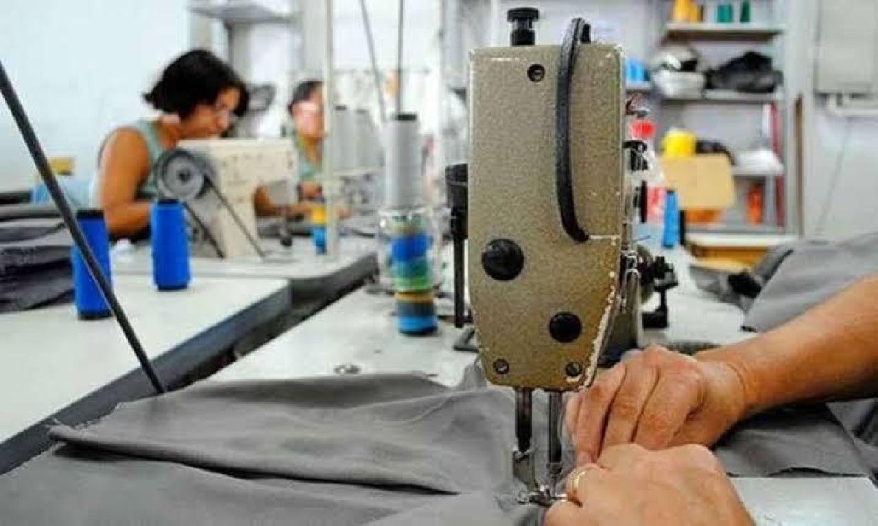 SETOR DE SERVIÇOS DA BAHIA CRESCE 3% EM AGOSTO SETOR DE SERVIÇOS DA BAHIA CRESCE 3% EM AGOSTO