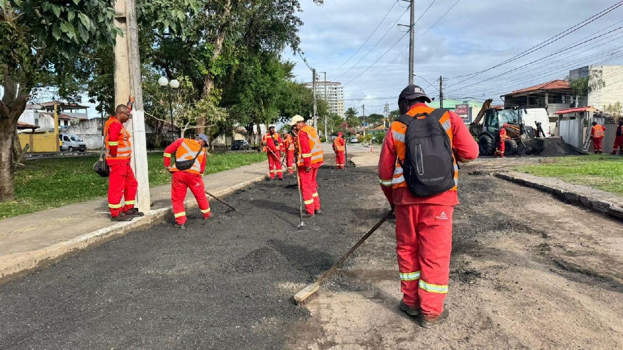 ILHÉUS: AVENIDA JOSÉ LUIZ DA FONSECA, NO SAVÓIA, RECEBE PAVIMENTAÇÃO ASFÁLTICA